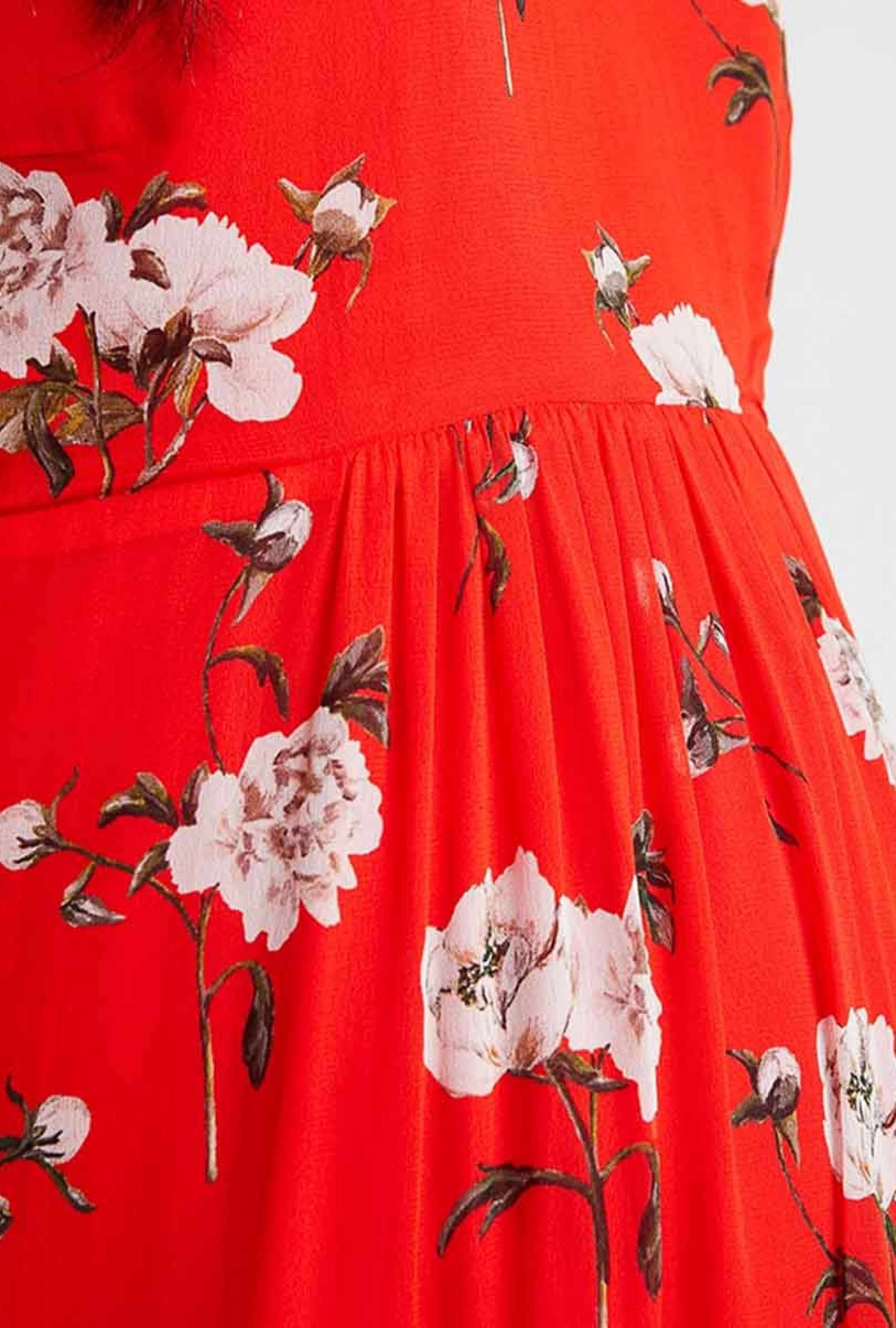 Robe Rouge à Fleurs
