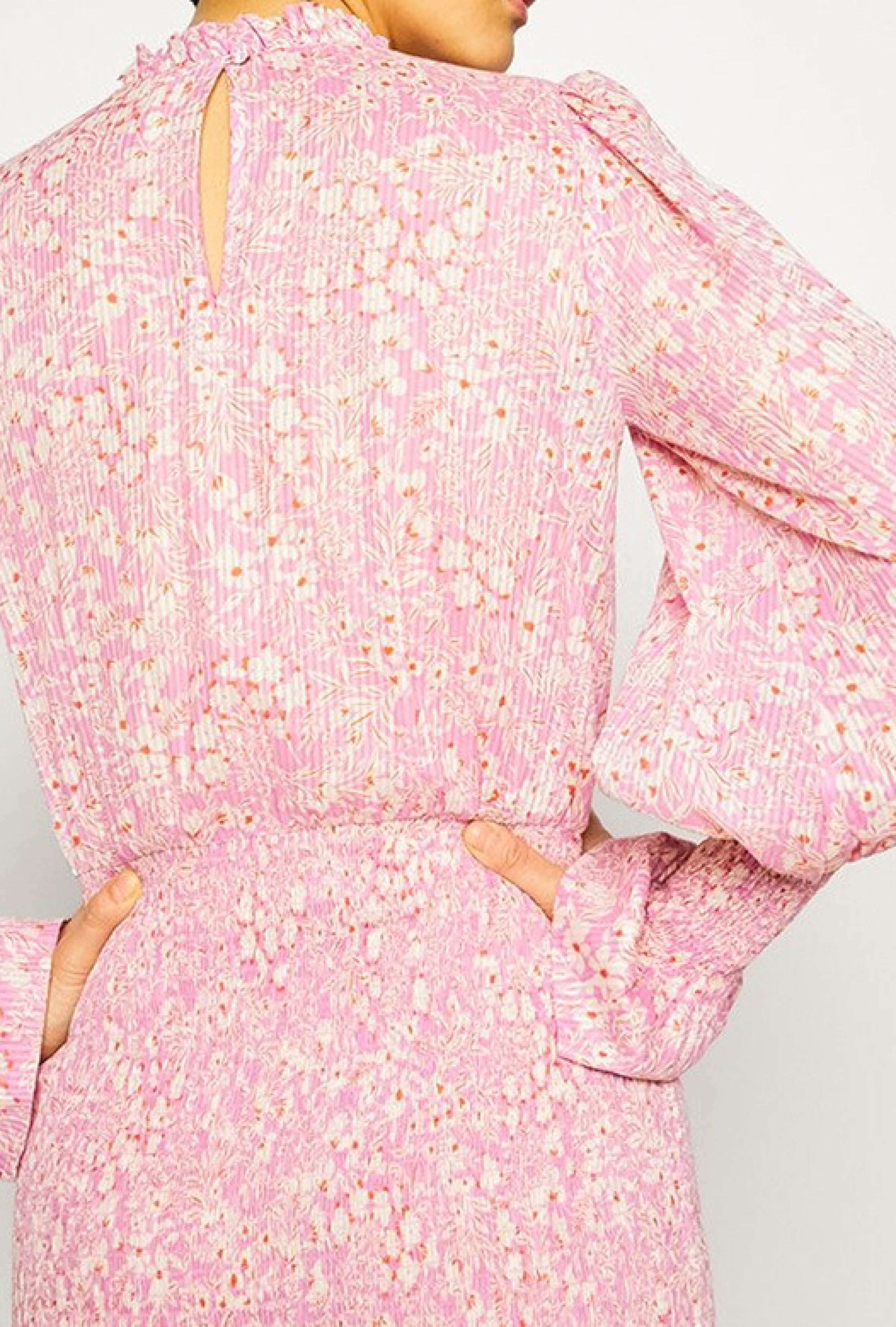 Robe Emmanuelle-Exclusivité web