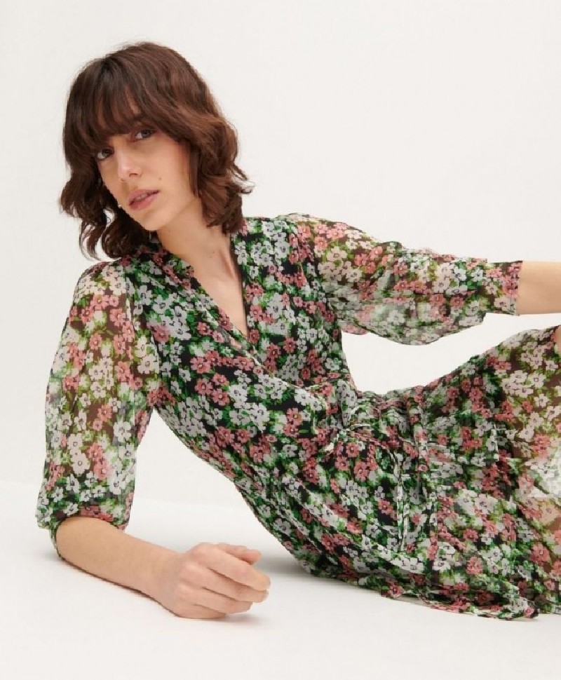 Robe Essentiel Ladies Noire à Motif