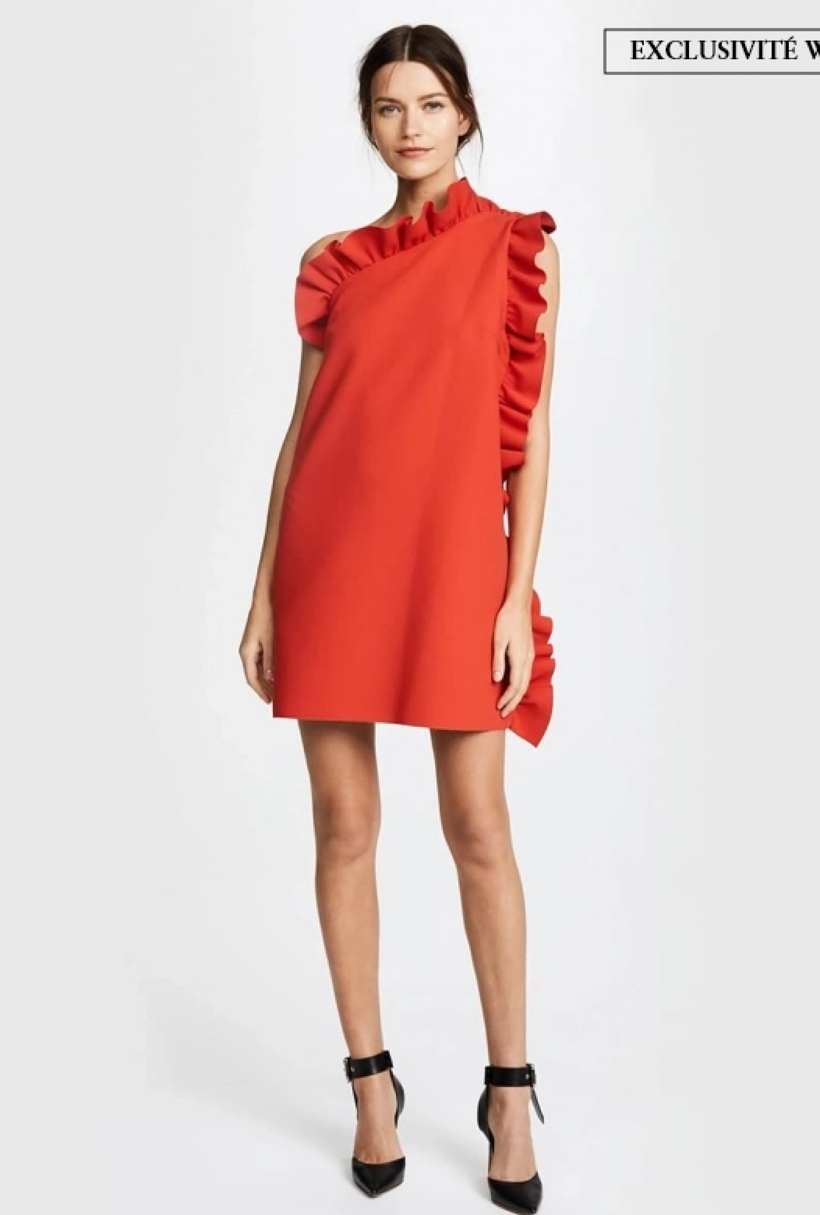 Robe One Shoulder Ruffle