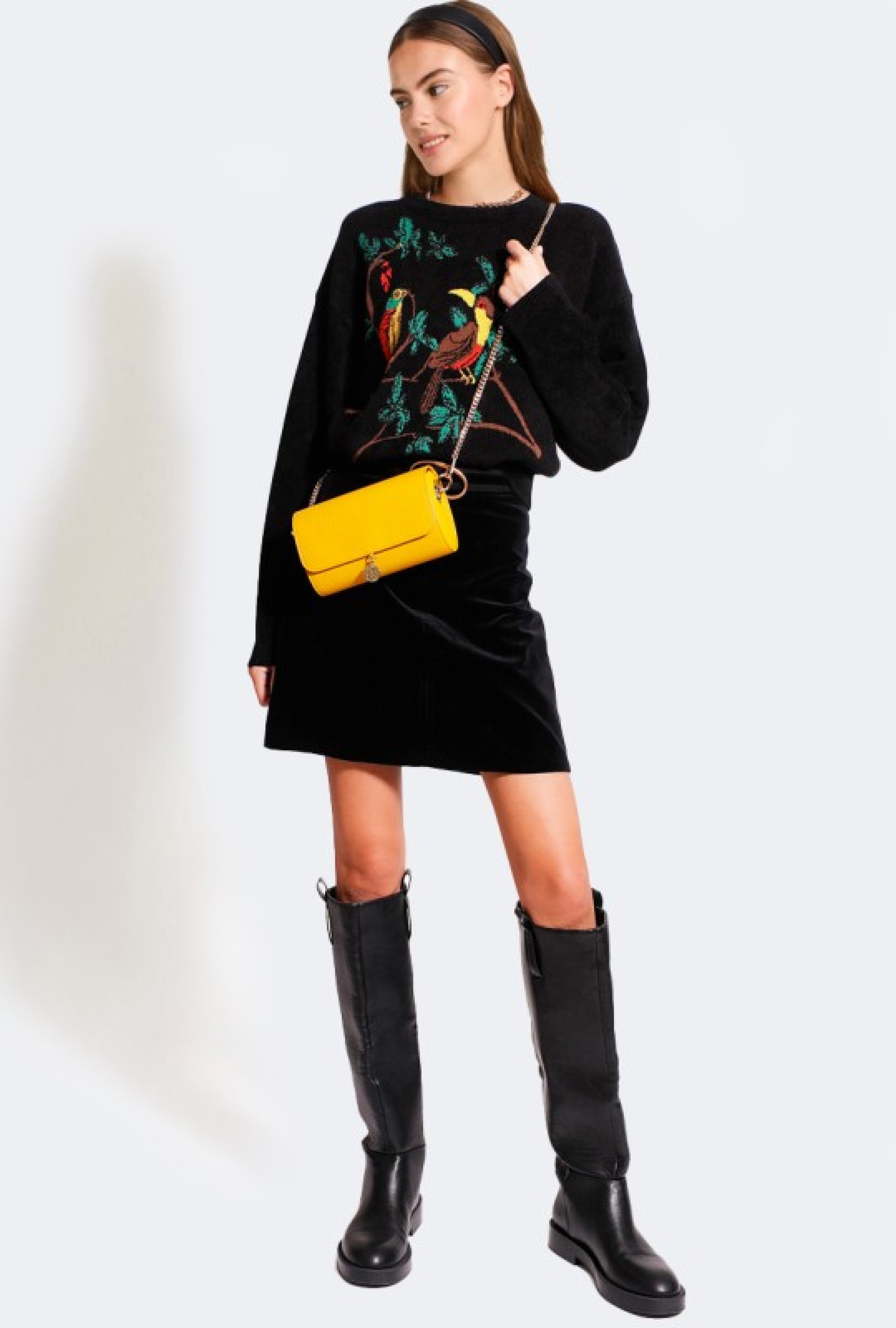 Pull Tapestry Of Birds