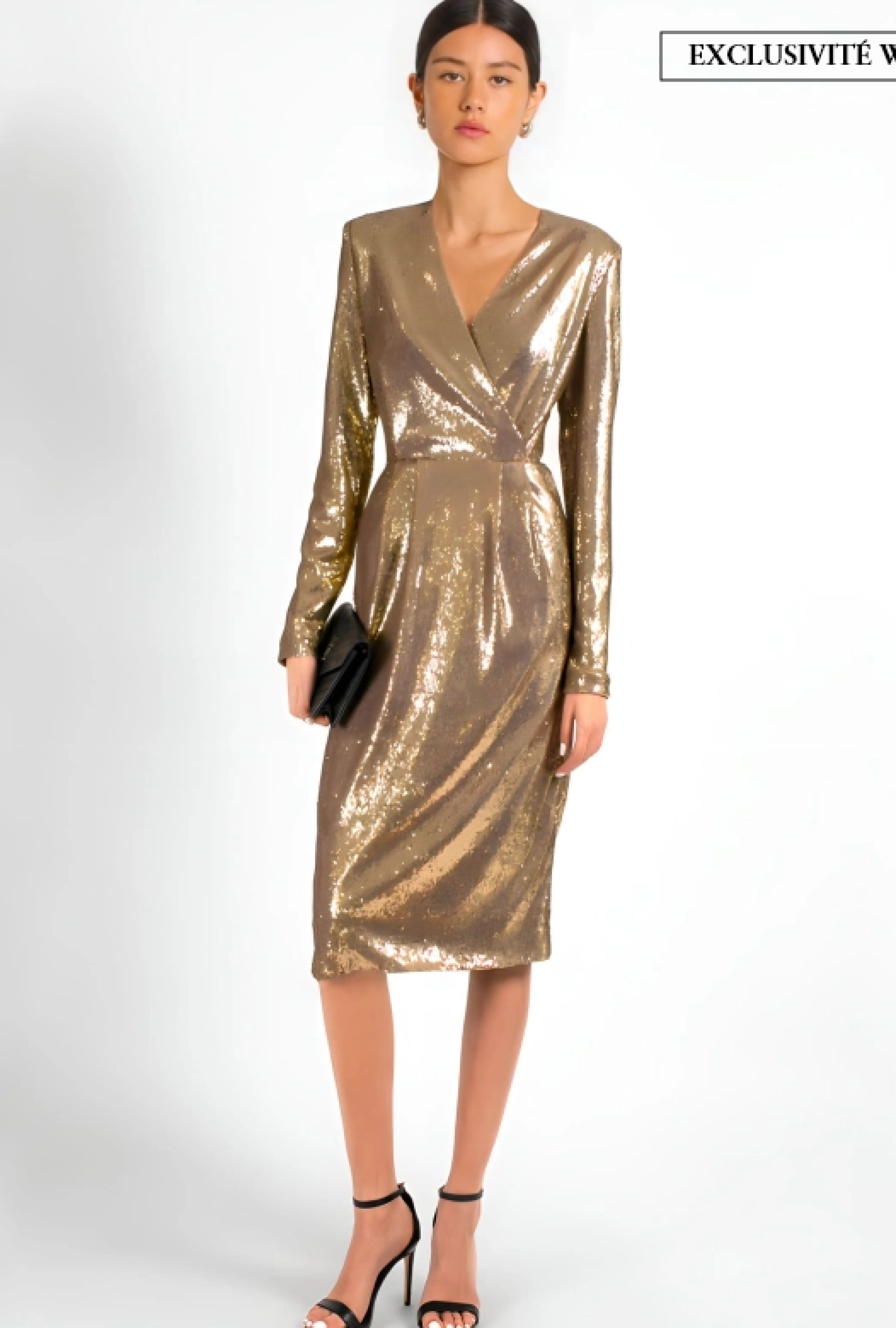 Robe Luxurious Gold