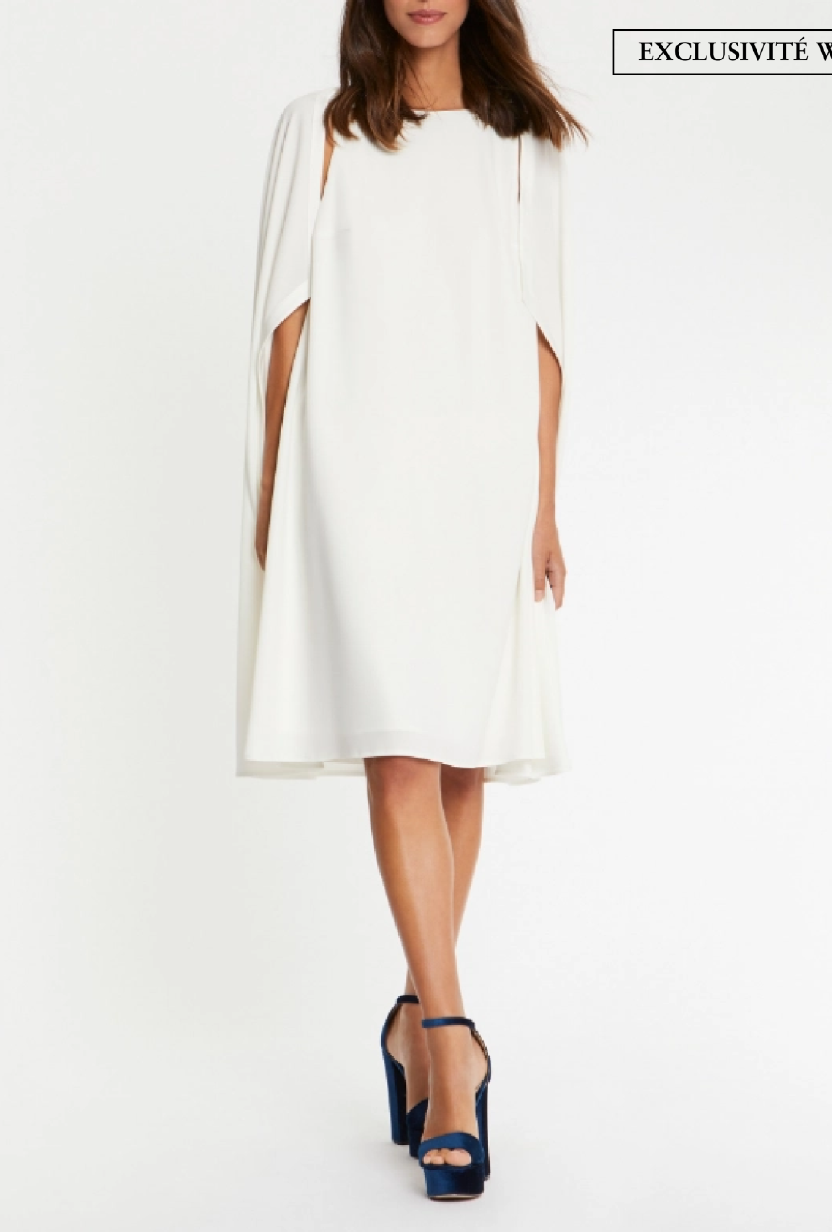 Robe White Cape