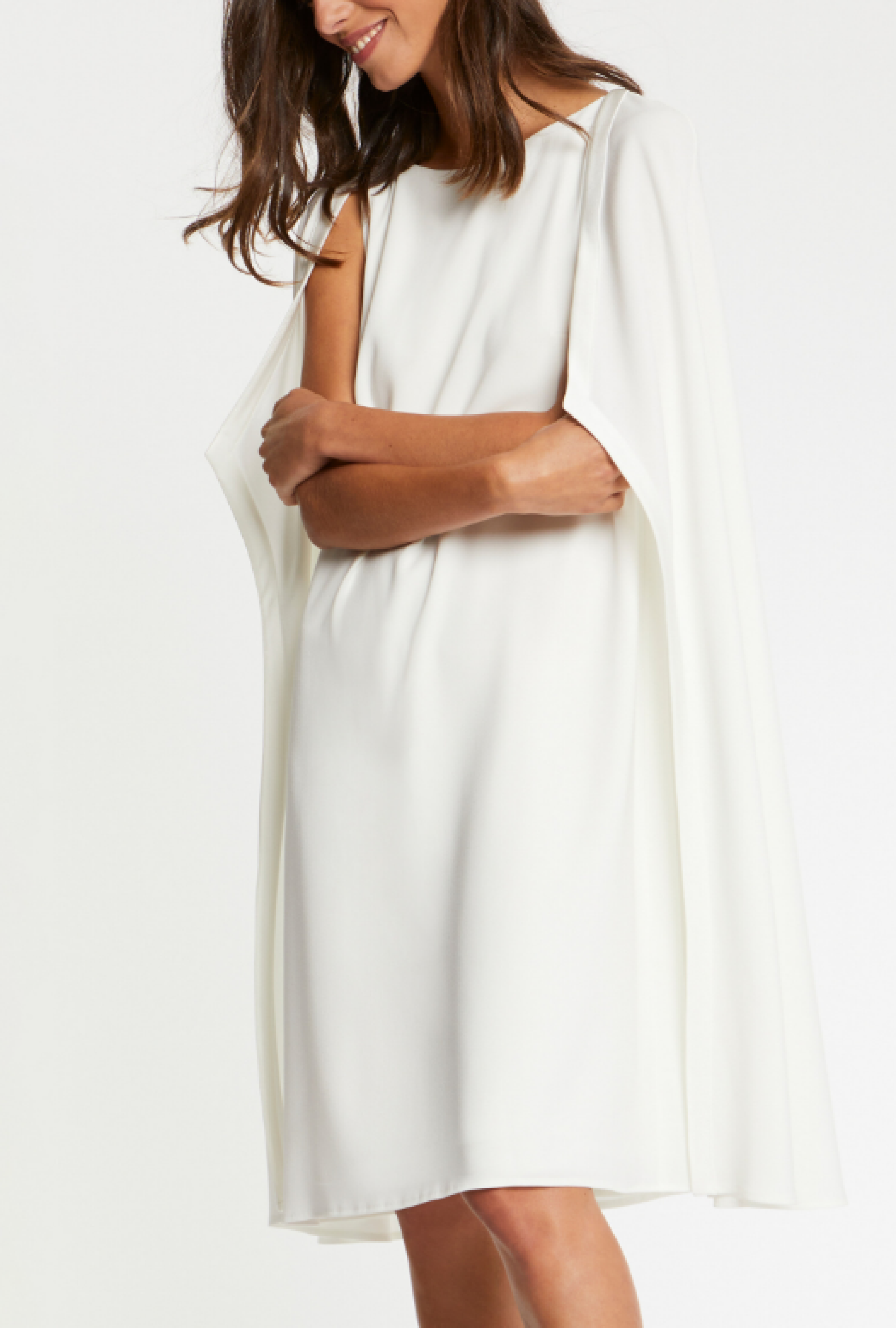Robe White Cape