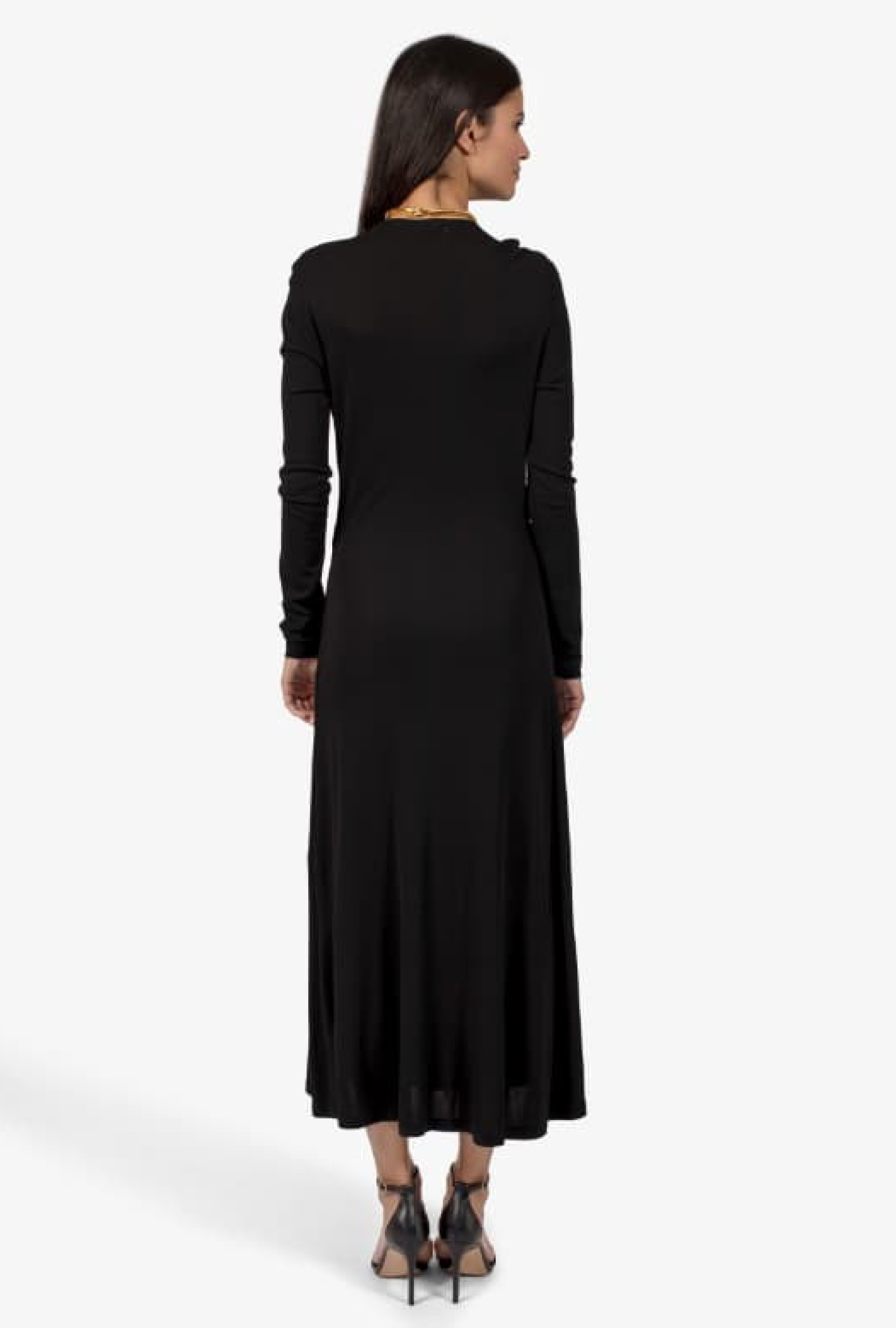 Robe Black Sleeve Crepe