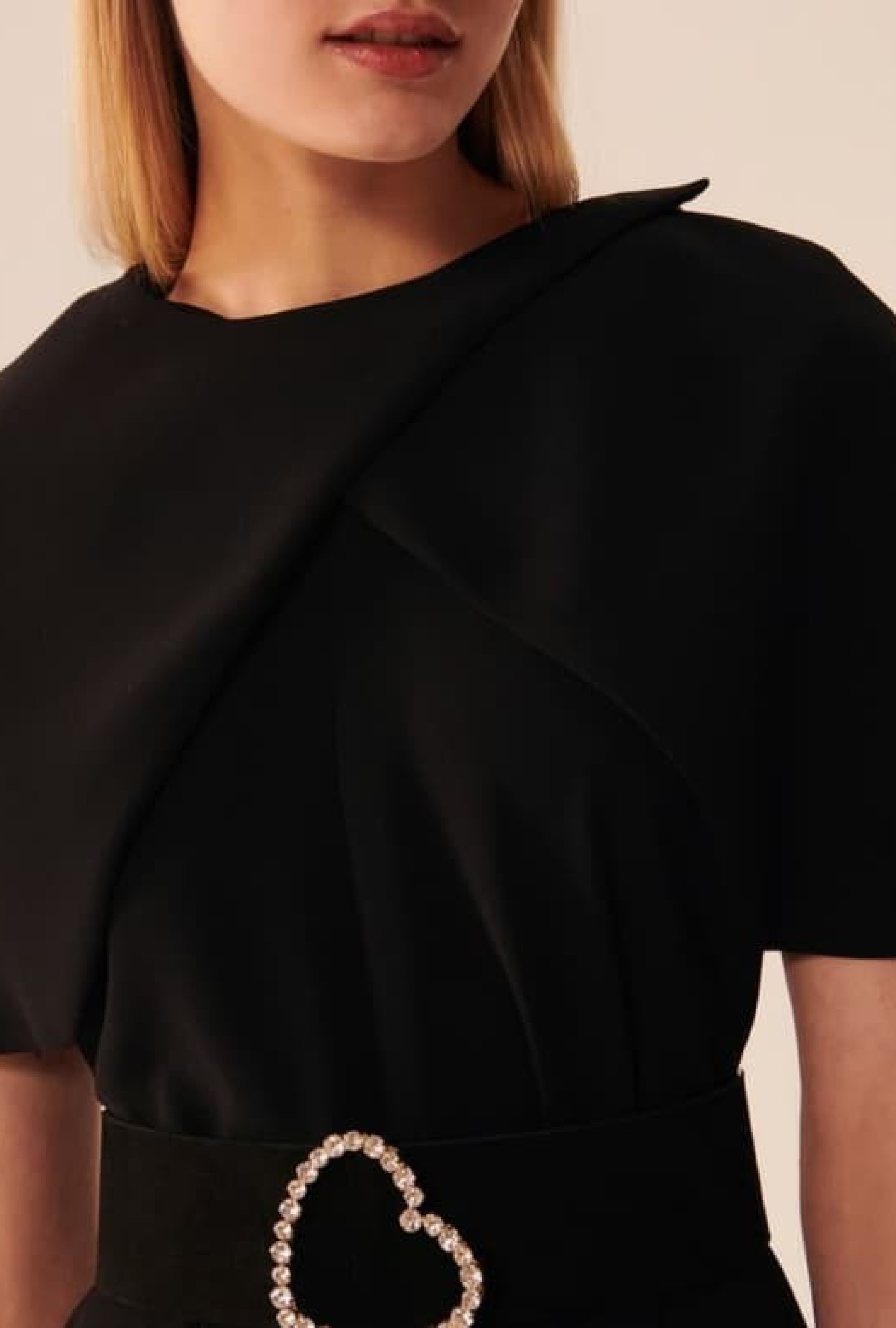 Cape Valentina Noire