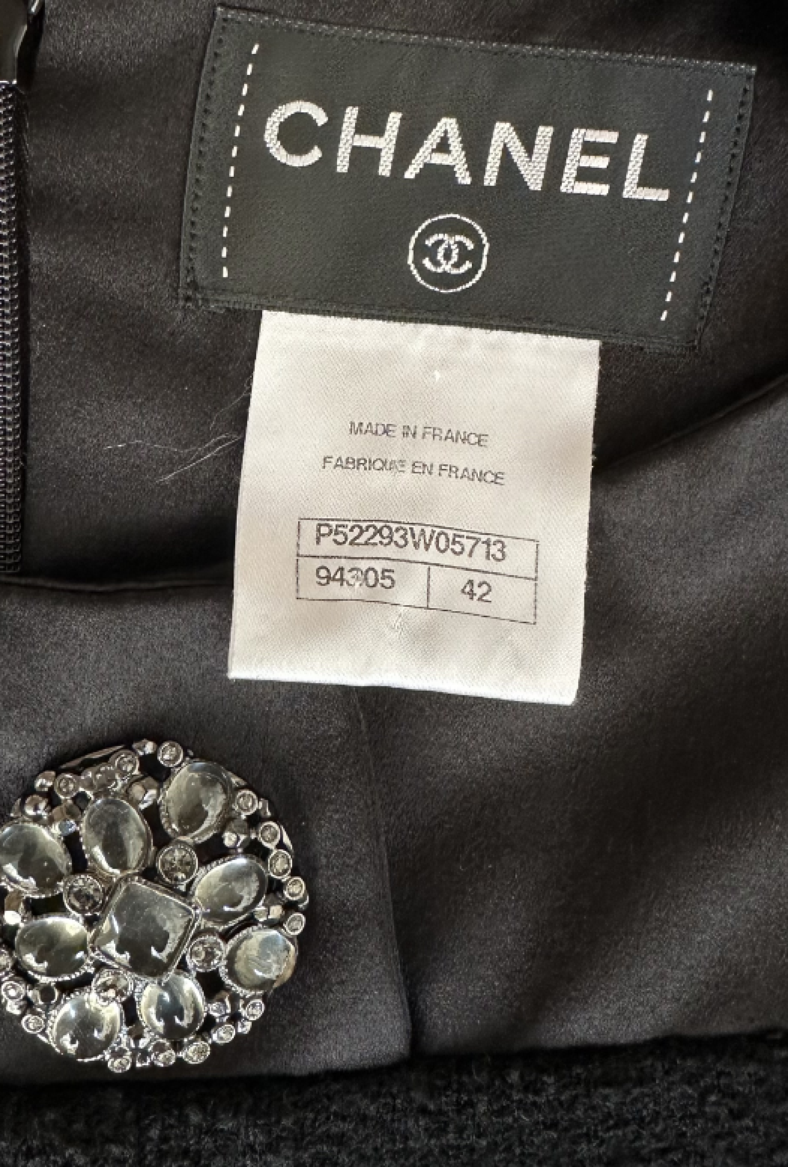 Robe Noire Boutons Gripoix FW 2015