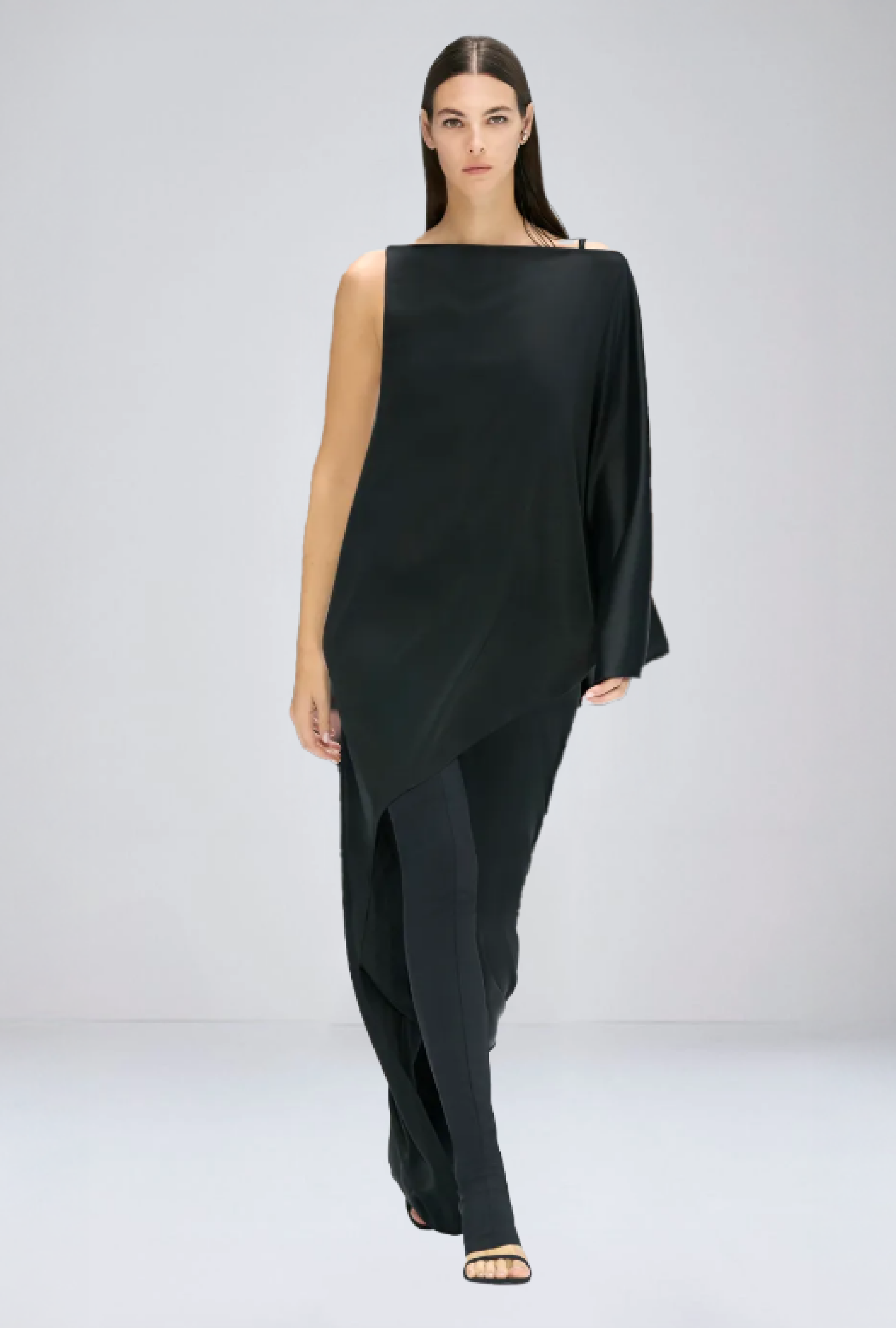 Robe Infinity Off Shoulder Black