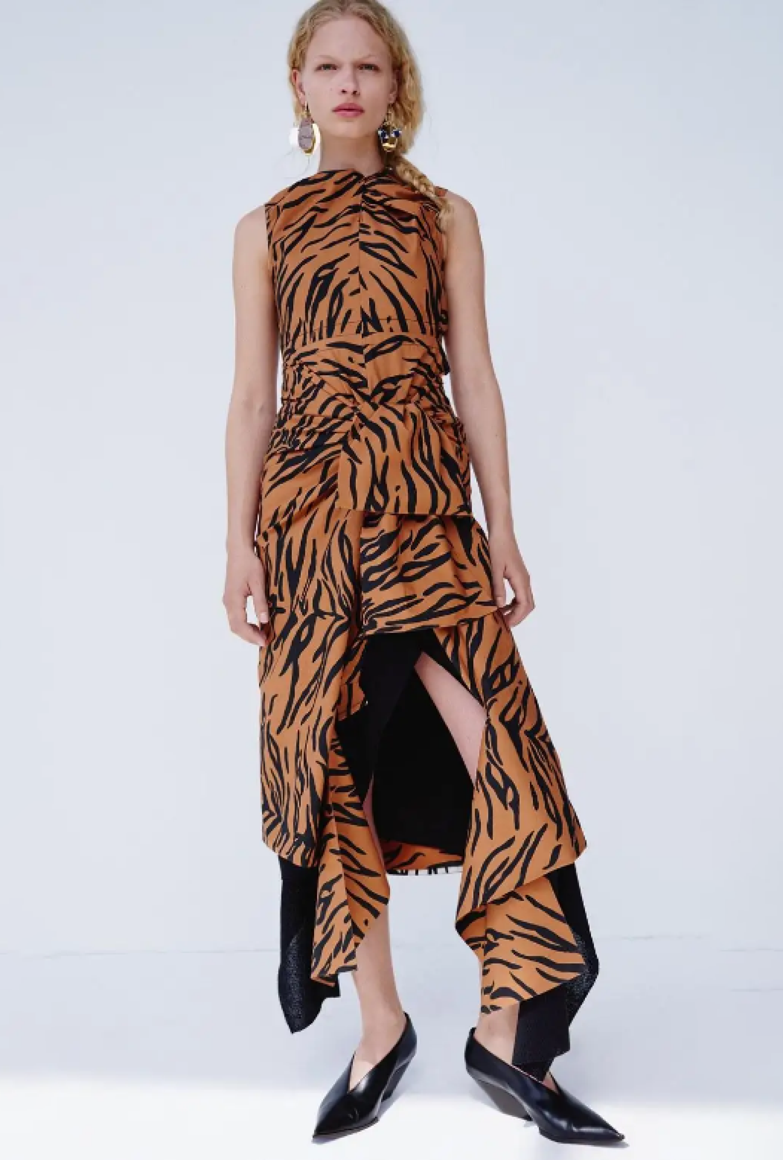 Robe Instinct Noir Resort 2016