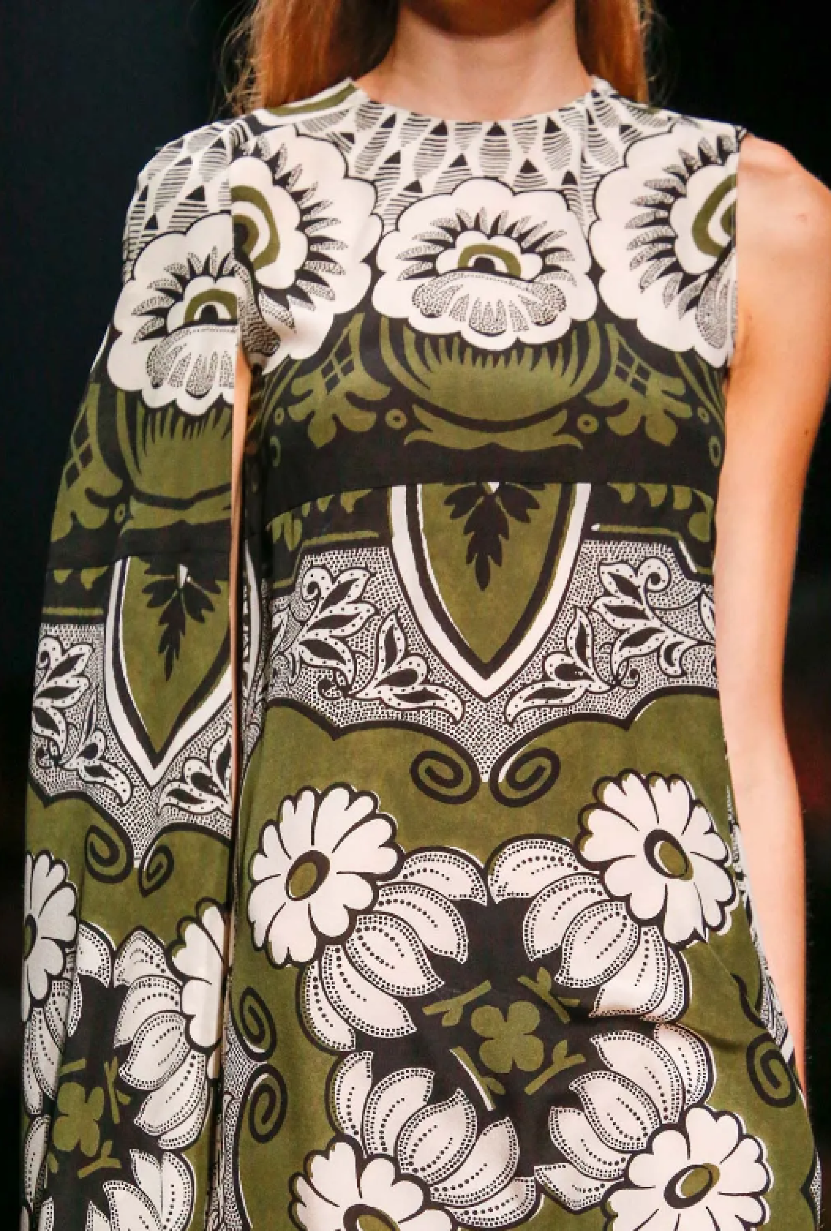 Robe Colonne Brodée Spring 2015