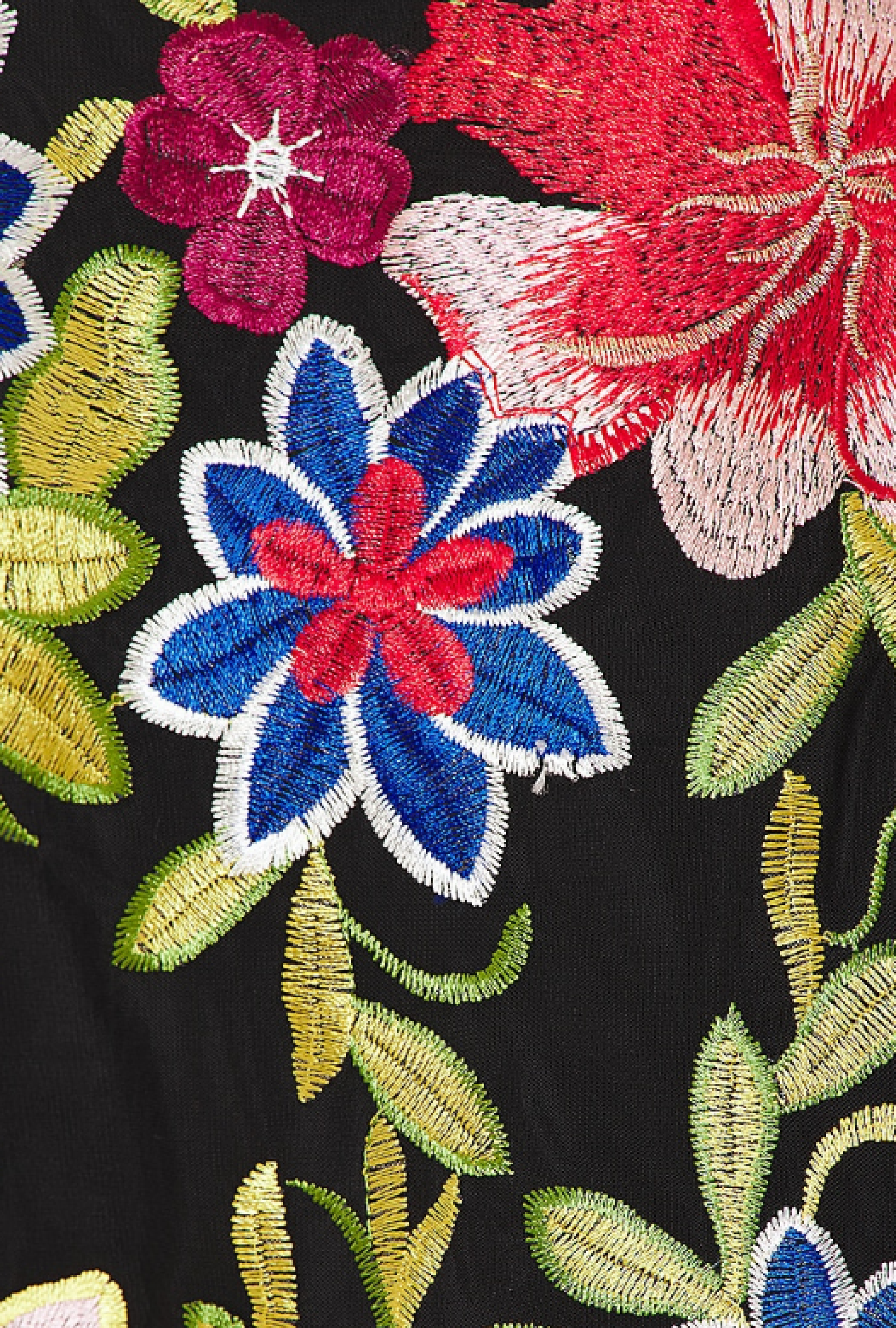 Robe Artem Spanish Garden Embroidery