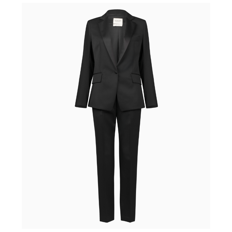 Ensemble Épure Architecturée 2010 Par Stefano Pilati