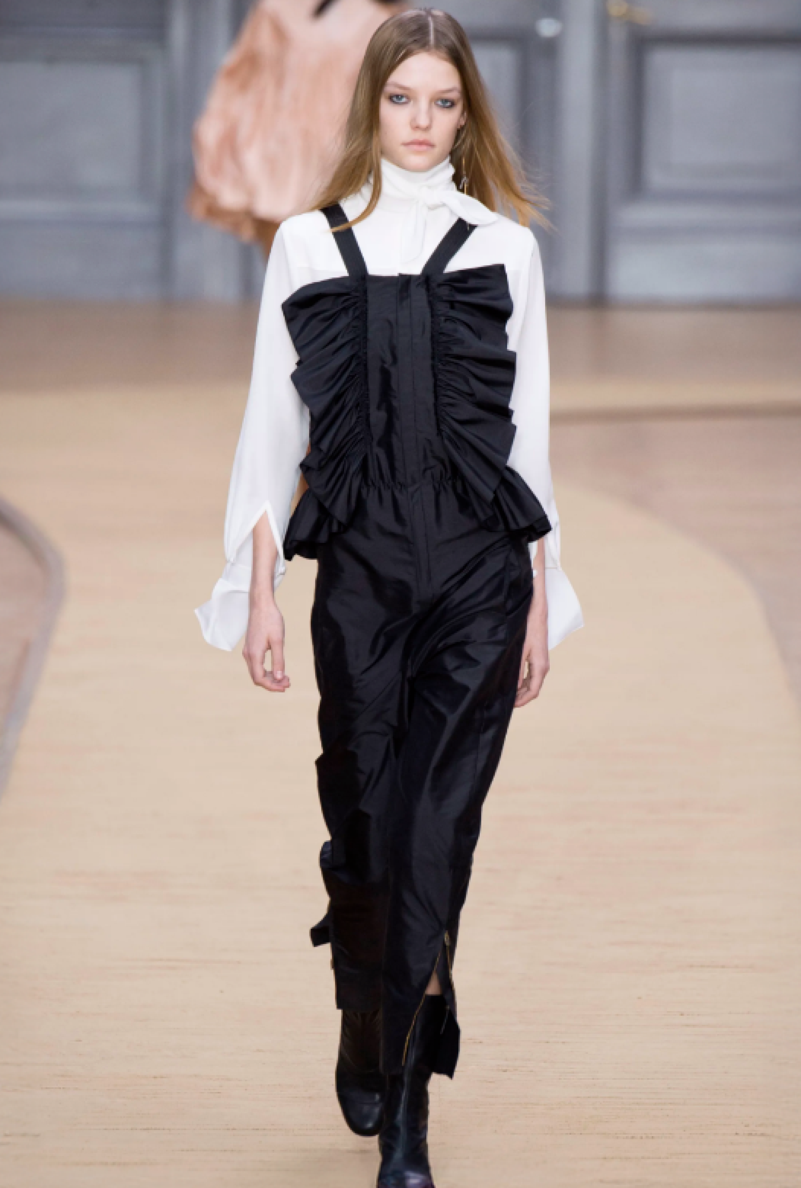 Chemise Crêpe Ivoire À Nœud Col  Fall 2016