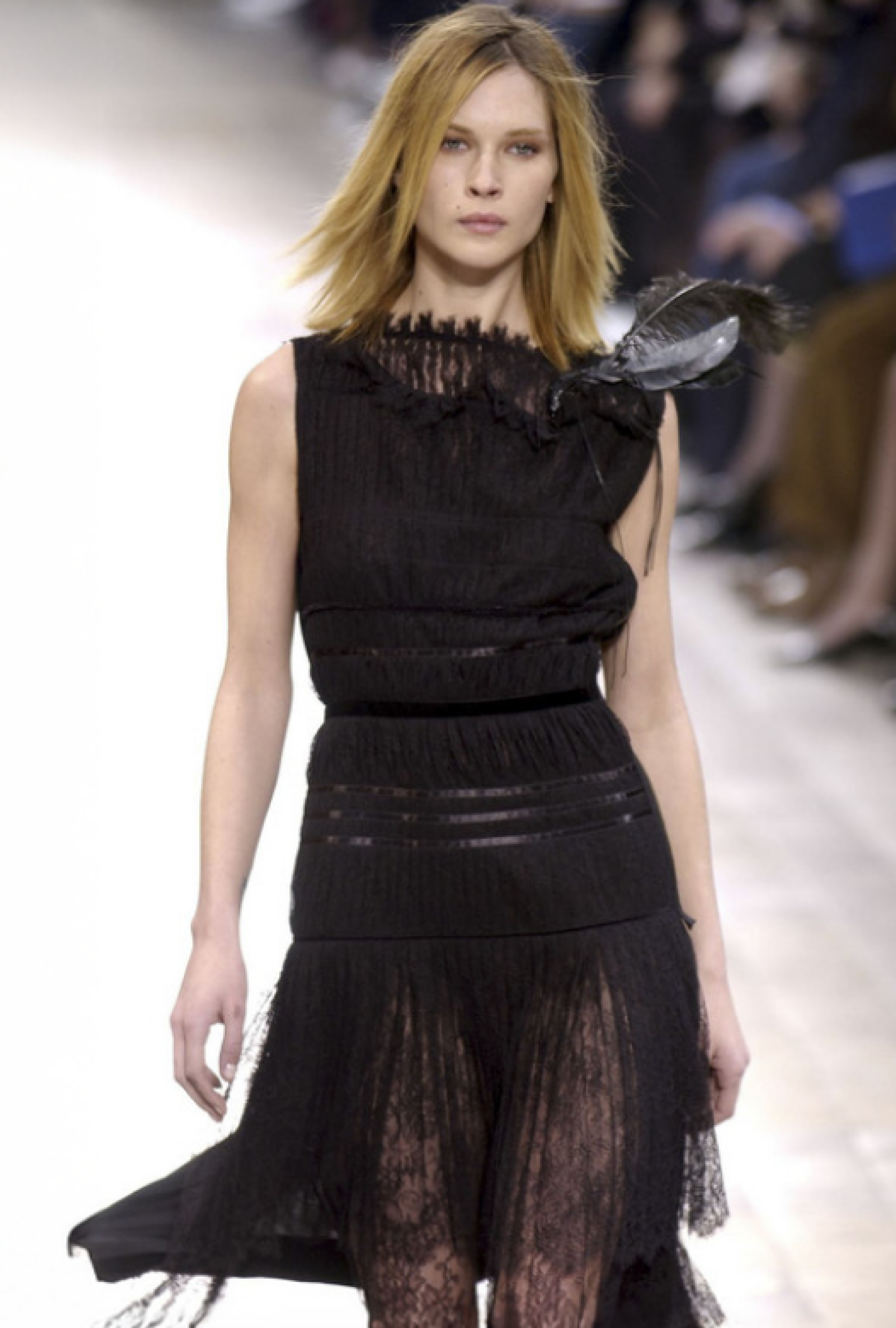 Robe Dentelle Noire Plissée FW2003