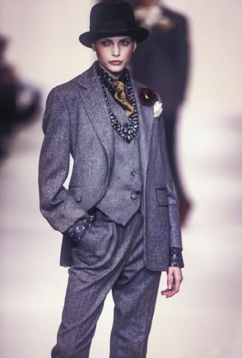 Ensemble Pantalon Tailleur Sculptural En Laine Brodée