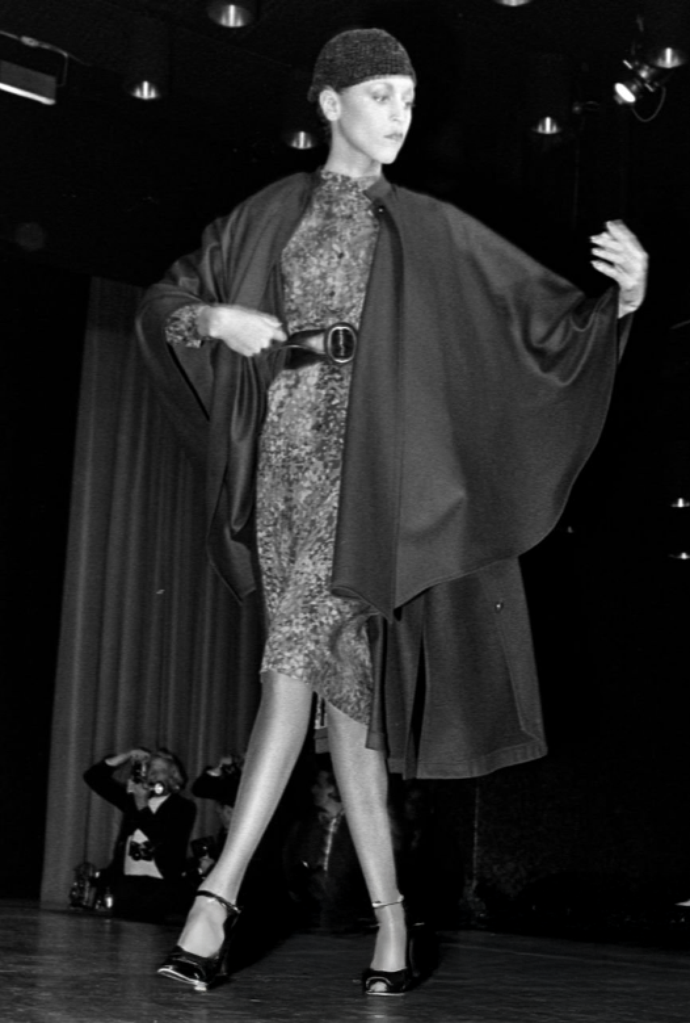 Manteau Cape Drapé Bleu Nuit Rive Gauche FW1975-76